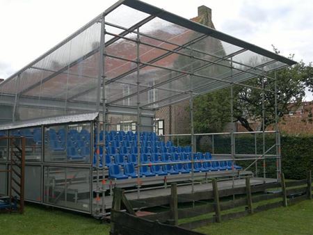 overdekte tribunes